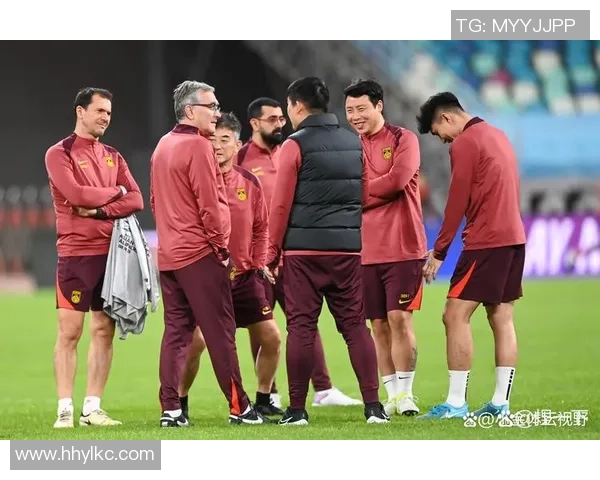 深圳足球队灵活性引发热议球迷对战术调整和球员表现看法不一 深圳足球队灵活性引发热议球迷对战术调整和球员表现看法不一